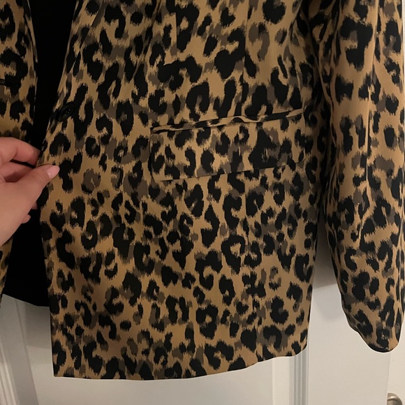 Halogen Single Button Blazer in Taupe Animal Print Cheetah - Picture 11 of 14